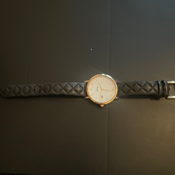 Needs battery - Kate Spade leather strap watch - Picture 2 of 3